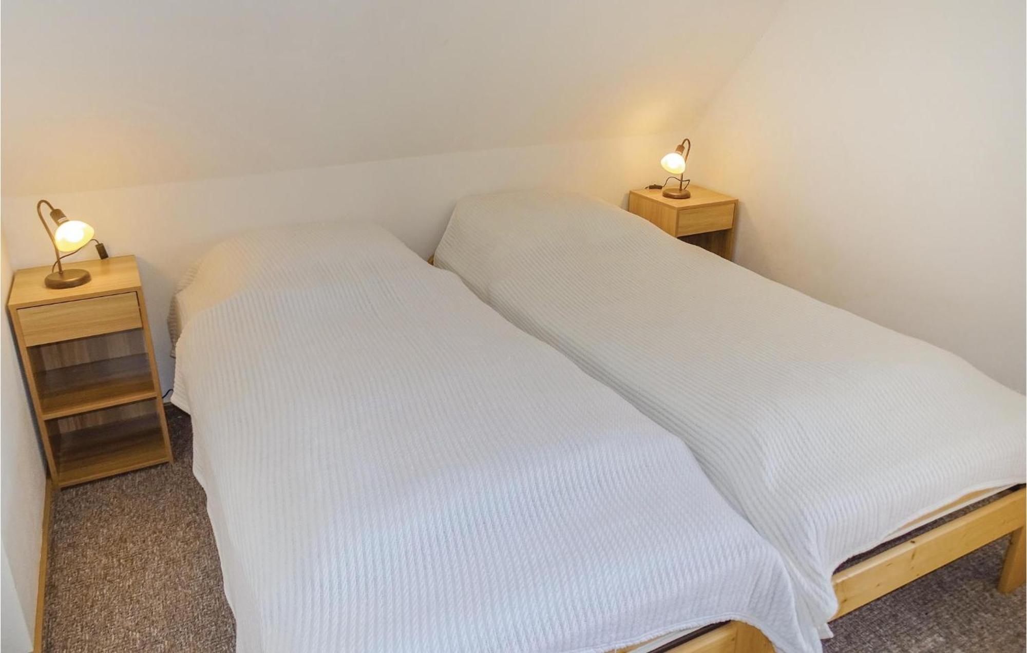Awesome apartment in Bsum OT Westerdeichs, with 1 Bedrooms Büsum Buitenkant foto